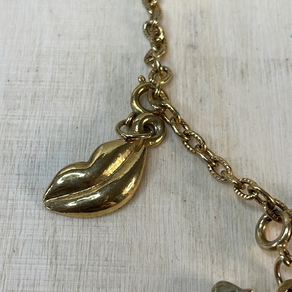 1990 Tyco Real Charmers Bracelet Kids Toy Jewelry Lipstick Perfect 10 Lips - Picture 5 of 6